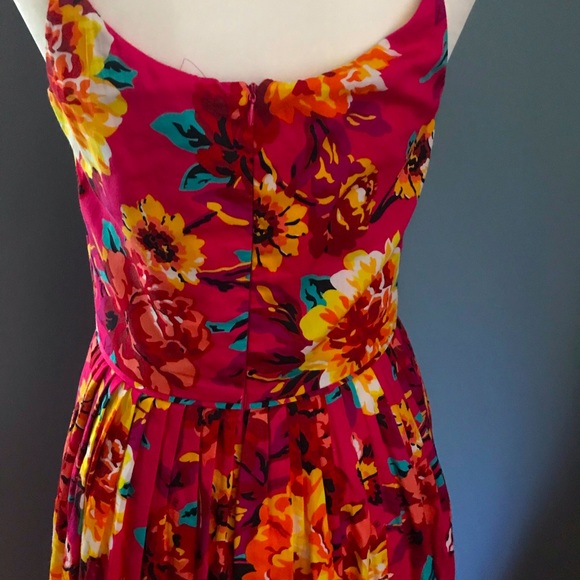ISAAC MIZRAHI SZ 6 FLORAL ALINE SUNDRESS. BEAUTIFUL BOLD PATTERN - Picture 3 of 7